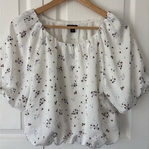 Ann Taylor Women’s White Floral Puff-Sleeve Top, size S